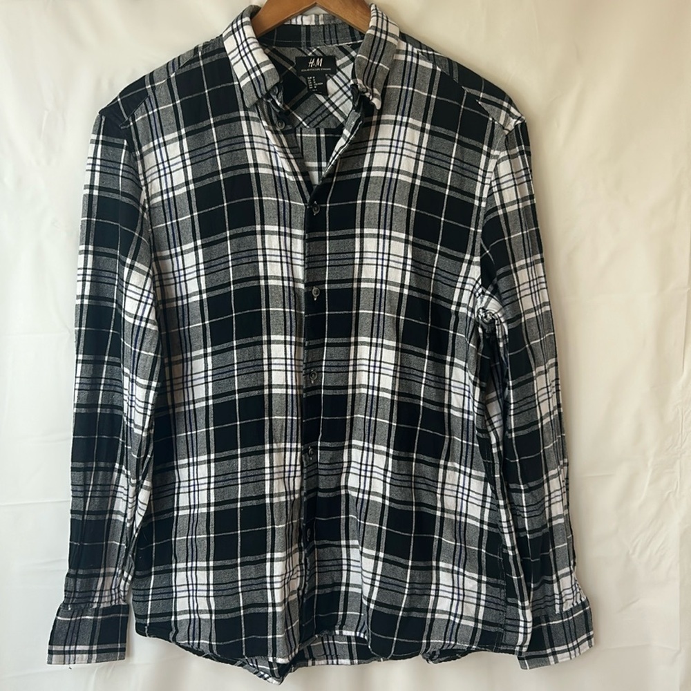 H&M flannel shirt women’s size US medium black white blue stripe
